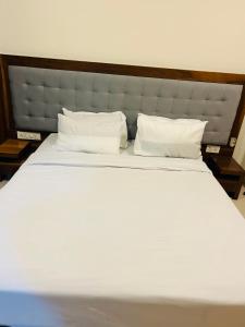 3bhk Near Hiranandini Powai -Star homes