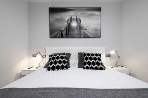 Glory Suite Zurriola Beach with AC