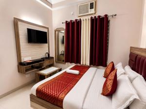 Hotel City Palace Near Varanasi Junction