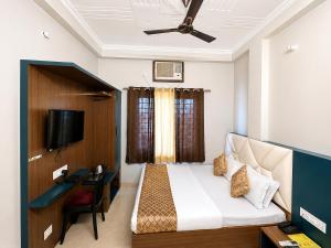 Hotel City Palace Near Varanasi Junction