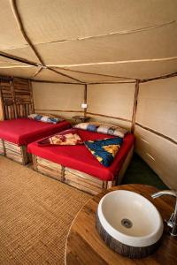 Sholanest Mud House and Farm Stay in Vattavada Near Munnar