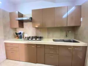 ConnektHomes - 5 Star 3Bed3Bath Luxury Pool, Gym Near Airport BKC
