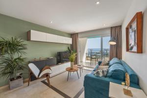 Front line beach apartment 2 bedr