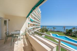 Front line beach apartment 2 bedr