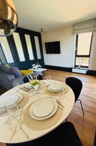 Victoria Residence Navy Suite