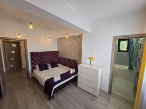 Spacious 2-Bedroom Apartment with Balcony