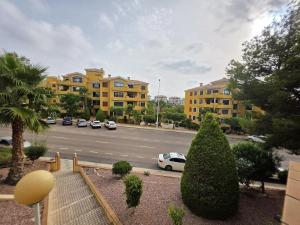 Bright&spacious flat w pool, near La Zenia & Beach