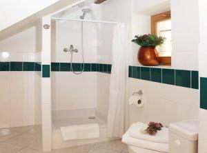 Perfectly located forof Prague attractions !