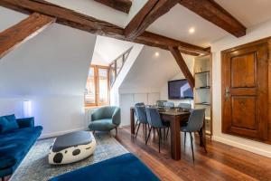 Sous Les Toits dAnnecy, un appartement irrésistible pour 1 à 6 personnes en plein coeur de ville