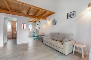 Cozy Residence - Happy Rentals