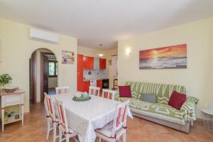 Villa Luna con piscina condivisa