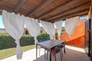 Villa Luna con piscina condivisa