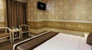 Golden Crown Hotel Saigon