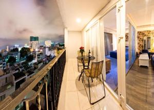 Golden Crown Hotel Saigon