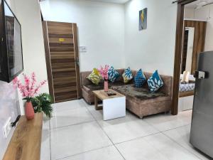 Amans Corner Entire 1BHK Mahalaxmi Nagar