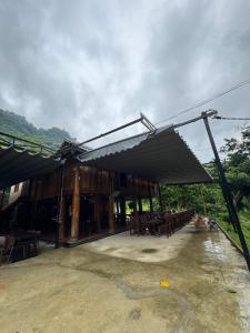 Thác Mây Lau retreat