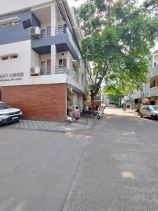 Amans Corner Entire 1BHK Mahalaxmi Nagar