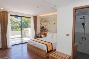 Grand Luxury Hotel