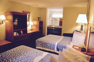 Queen Room with Two Queen Beds - Non-Smoking room in Days Inn by Wyndham Anaheim Near the Park