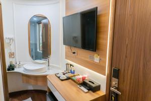 Grand Luxury Hotel