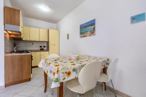 Sea View Isola Rossa Apartment 6