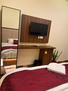Hotel Gokulam Grand