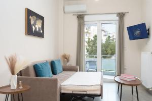 Comfortable Stay Near Neo Faliro Train & Port