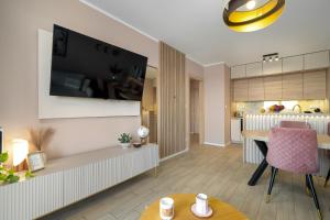 Sky Eleven - Poznań Residence Parking & Balcony by Renters Prestige