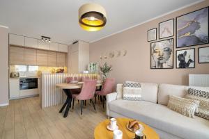 Sky Eleven - Poznań Residence Parking & Balcony by Renters Prestige