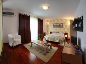 Studio with Balcony (2 Adults) room in Monte Carlo Palace Suites