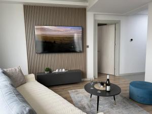 Cevahir Luxury Apartment Free Parking Skyline View