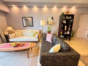 ConnektHomes - 5 Star Luxury 2Bed2Bath Nr Asian Heart BKC - Pool