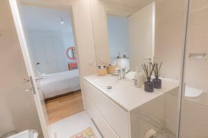 Luxury 2BR Apt with garden & pool CD