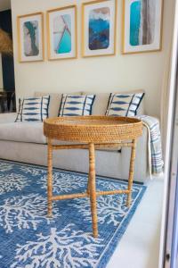Luxury 2BR Apt with garden & pool CD