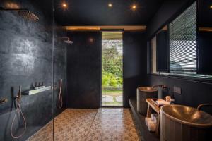 Elvara Villa 2- 4BR Brand New Luxury Sunset Escape in Pecatu