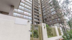 Comfortable apartment steps from the subway