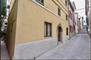 S269 - Sirolo, monolocale in centro storico