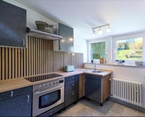 Ferienwohnung mit Sauna in ruhiger Lage mit Burgblick