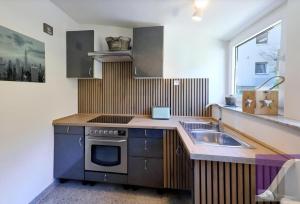 Ferienwohnung mit Sauna in ruhiger Lage mit Burgblick