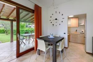 Sweet house in Manerba near lake with garden & parking free