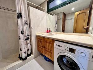 Central 3 Bedrooms Apartment with Pool