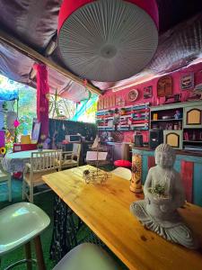 Bell Tent Lovers by Casa das Artes