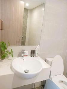 GÂY THƯƠNG NHỚ Homestay Phòng tầng cao với phòng tắm riêng trong Vinhomes Grand Park