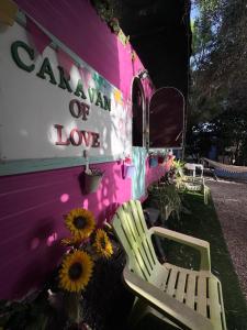 Bell Tent Lovers by Casa das Artes