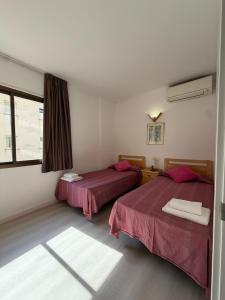 Sant Jordi Zeus Corner