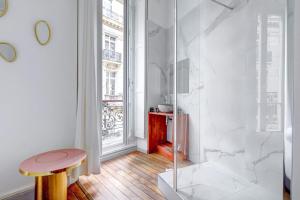 Luxueux appartement Parisien Avenue des Champs-Elysees