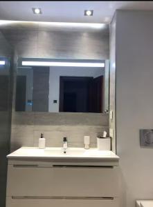 apartamento con dormitorios