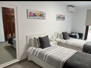 apartamento con dormitorios