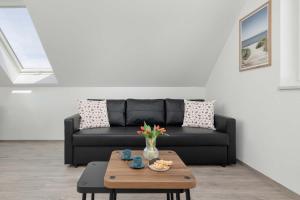 Komfortowe Apartamenty dla 6 Osób z Parkingiem w Śliwinie by Noclegi Renters