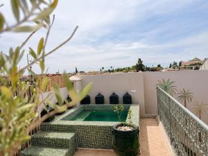 DAR SIZAR Elégant Riad Privé au cœur de Dar El Bacha avec Rooftop et bassin